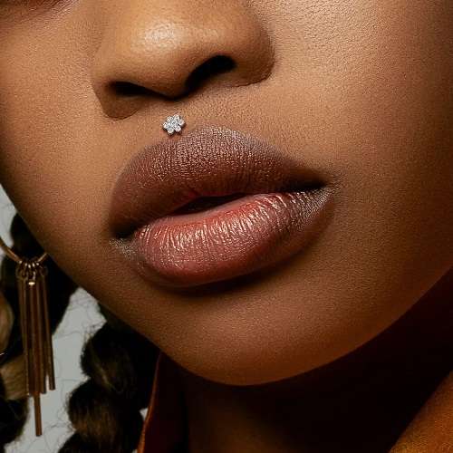 Tragus Helix Labret Ohr Stecker Piercing flach Zirkonia Blume Innengewinde